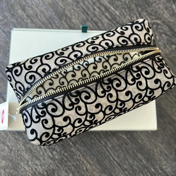 Blush Crush cosmetic bag - Picture 4 of 5